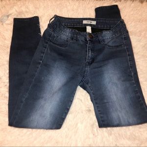 Refuge Dark Blue Jeans